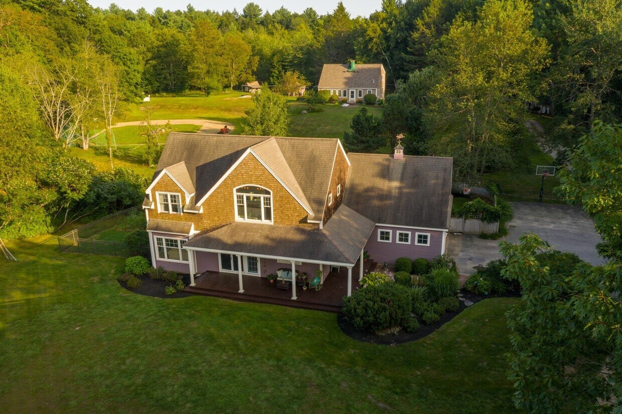 Primary Photo - 26 Barnard Ln