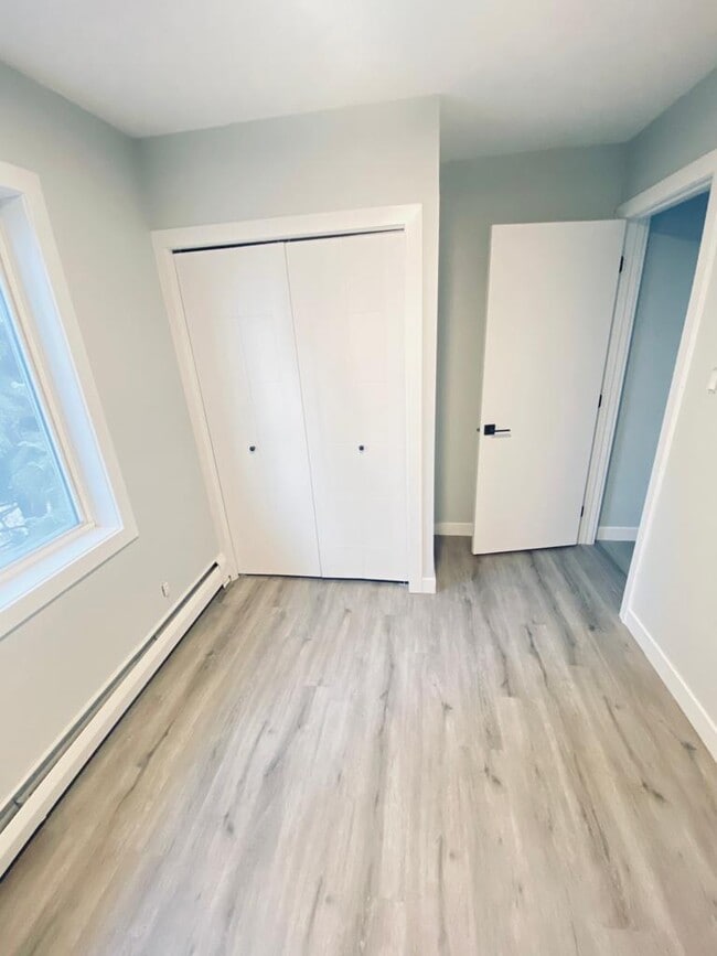 Building Photo - 12525-12118 118 Ave NW