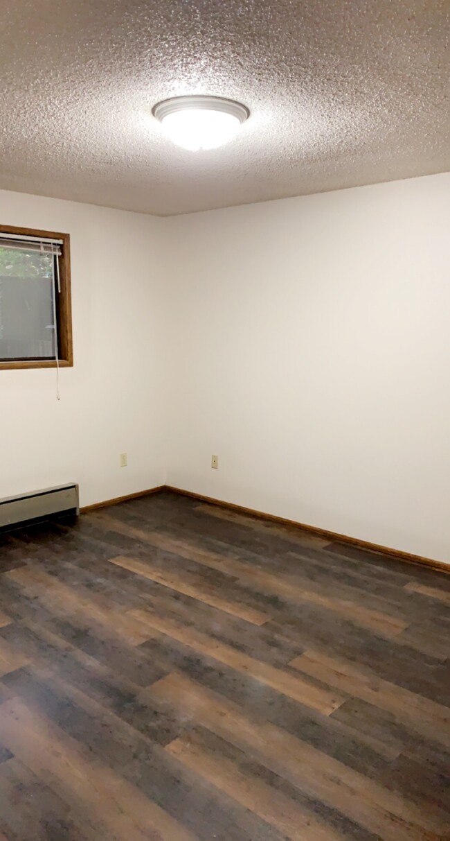 Building Photo - 405 La Villa Dr