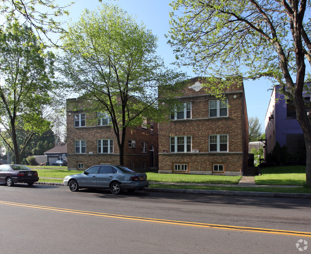 Building Photo - 2017 E Main St