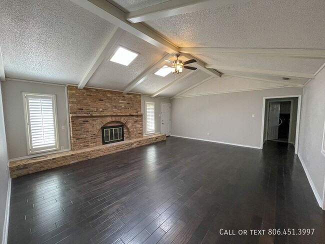 Building Photo - Pristine Home in Meadows, Nicely Updated w...