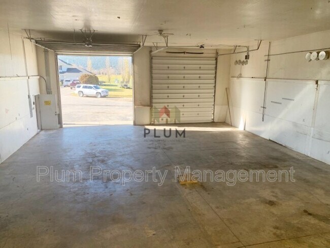 Building Photo - 23500 Huson Rd