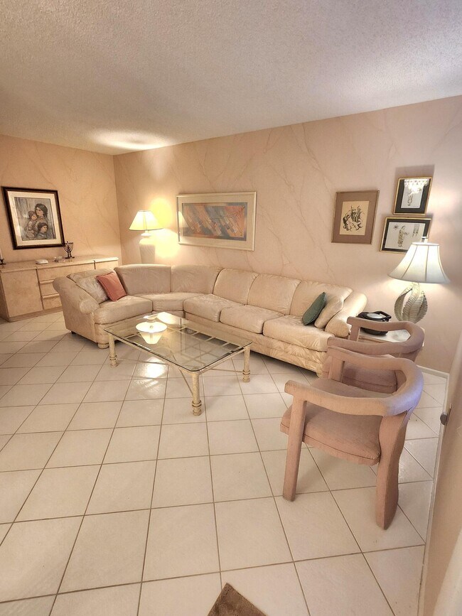 Building Photo - 4053 Wolverton C