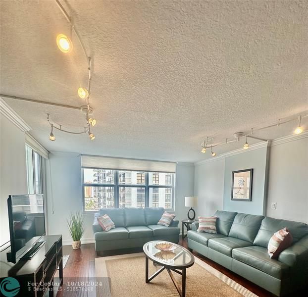 Building Photo - 3015 N Ocean Blvd