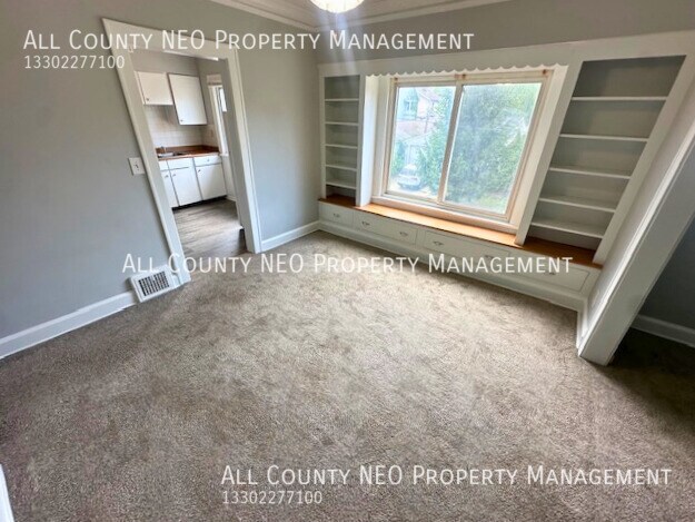 Building Photo - Bright 2-Bedroom with Covered Balcony and ...