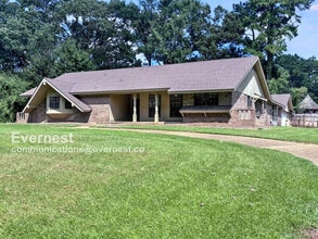 Building Photo - 37 Crossgates Dr