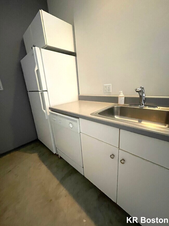 Foto del edificio - 242 E Berkeley St