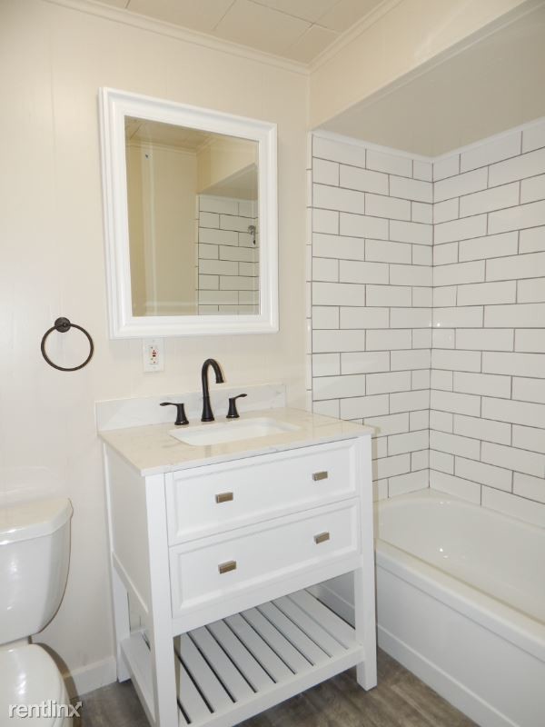 Building Photo - 3 br, 1 bath House - 7112 Sylvan Lane SW