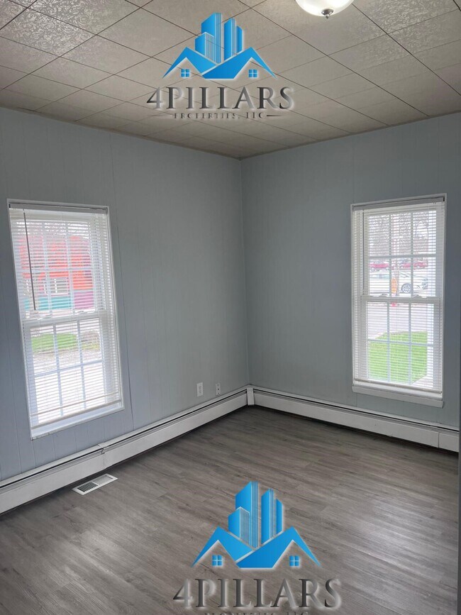 Foto del edificio - 162 W commercial AVE, Lowell