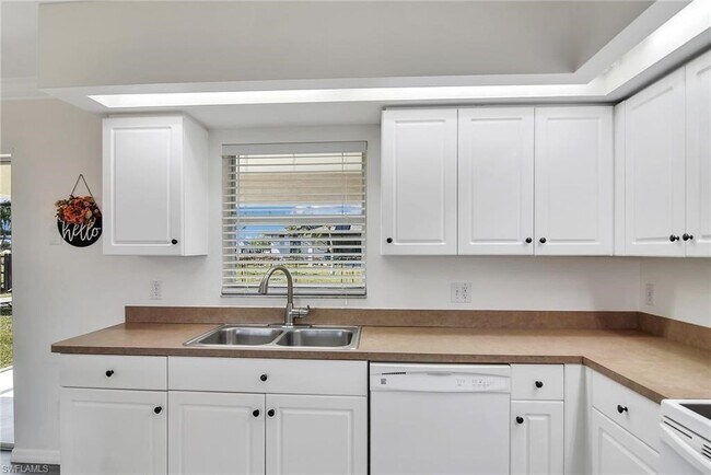 Foto del edificio - 924 NW 12th Pl