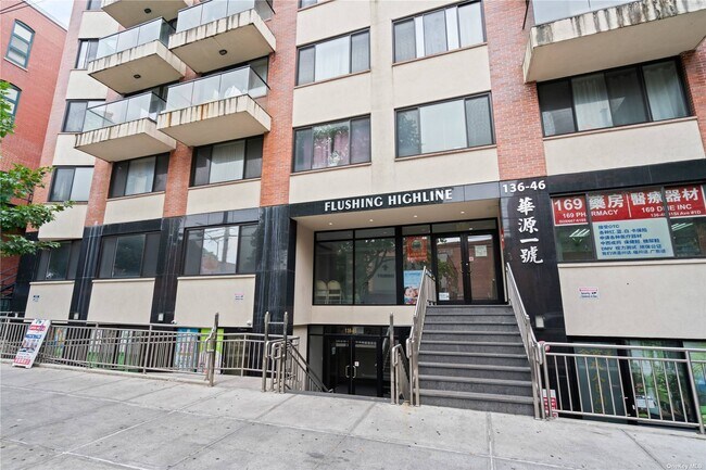 Foto del edificio - 136-46 41st Ave