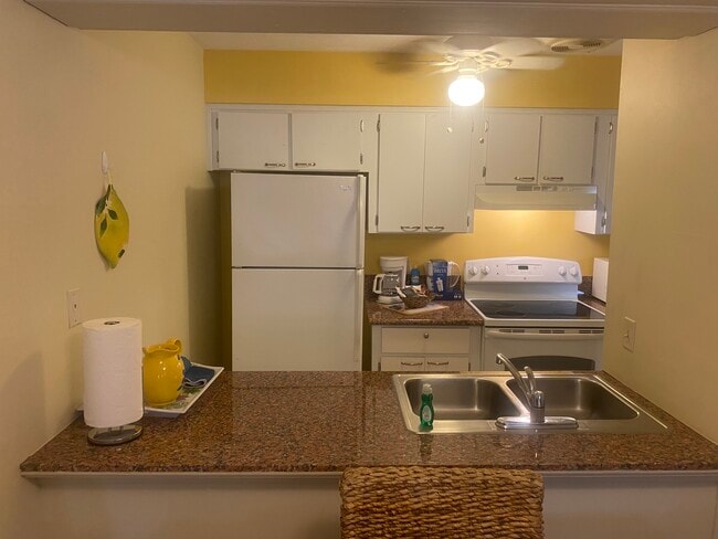 Building Photo - 9380 Lennex Ln