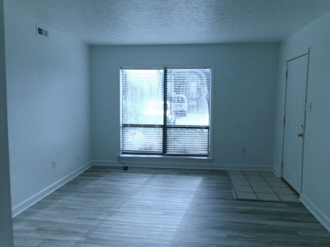 Photo - 615 Carter Lane # D-2 Apartment