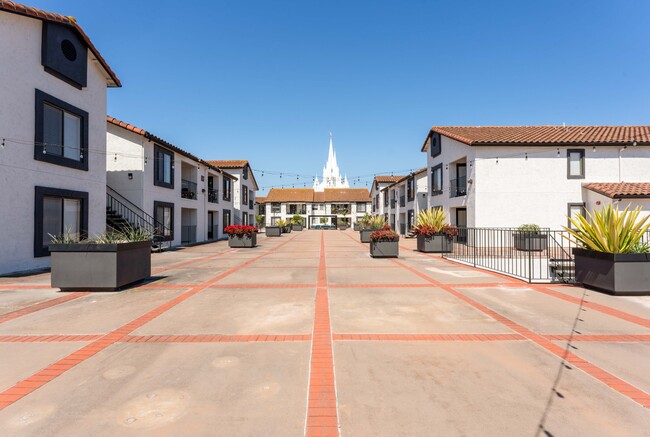 Foto del edificio - Mirada at La Jolla Colony Apartments