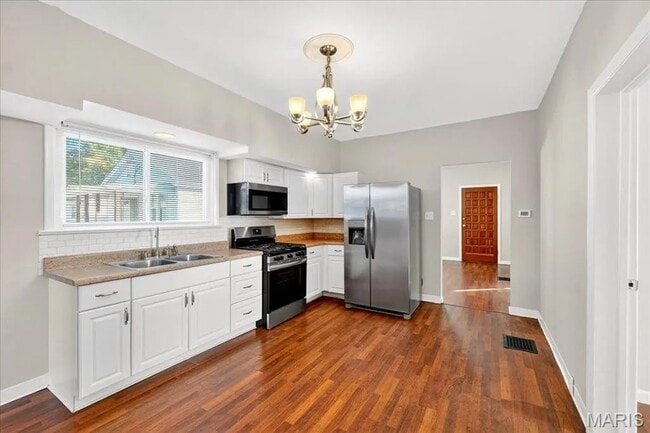 Building Photo - 2301 Hudson Dr