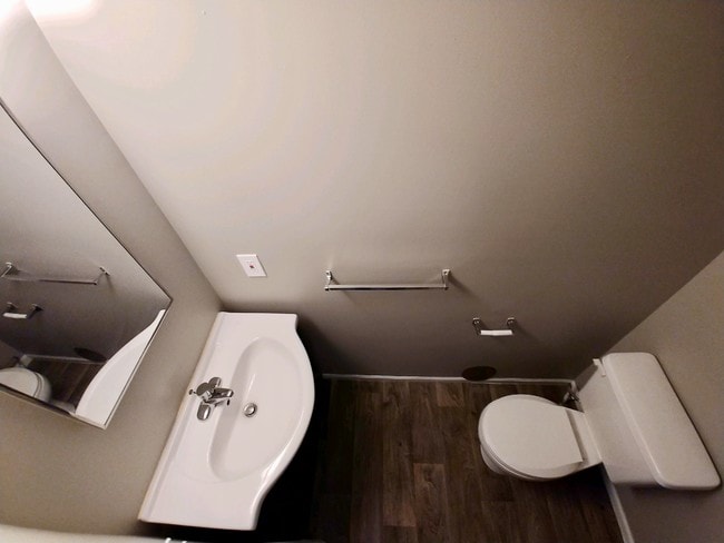 casa adosada 1/2 baño - Rocky Creek Apartments