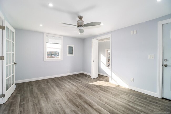 Building Photo - 15 Minerva St