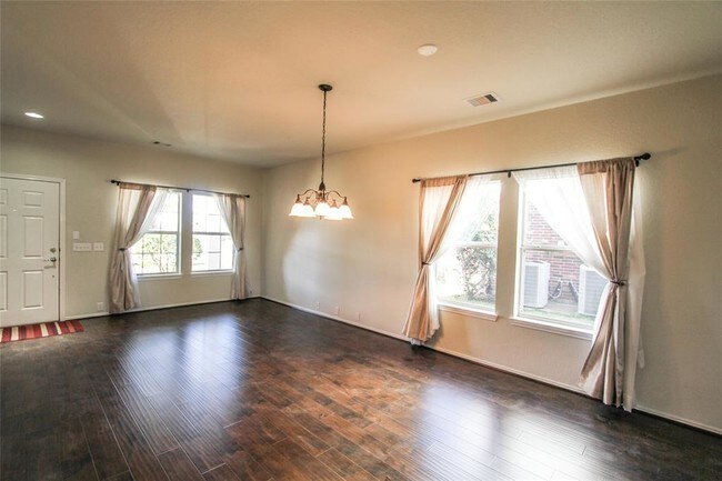 Foto del edificio - 8407 Clover Leaf Dr