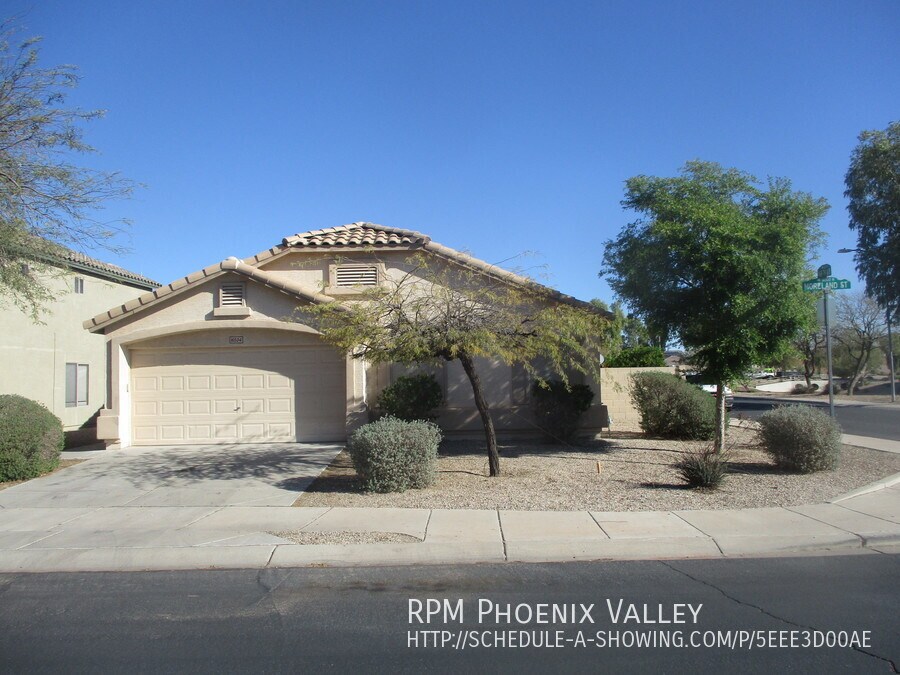 Charming 3/2 w/enclosed den in Canyon Trai... House for Rent in