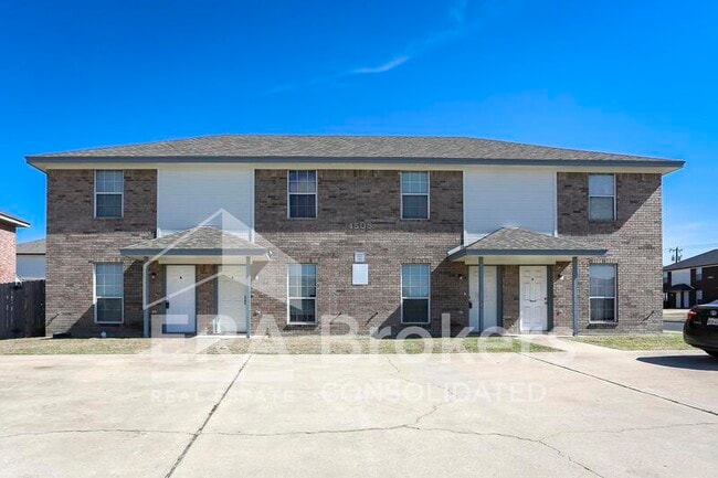 Building Photo - 4508 Sylvia Dr