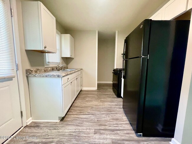 Foto del edificio - 5401 Ailanthus Trail