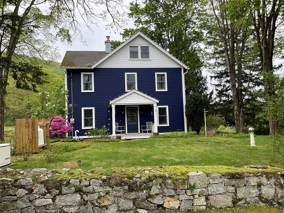 Foto principal - 55 Manitou Station Rd