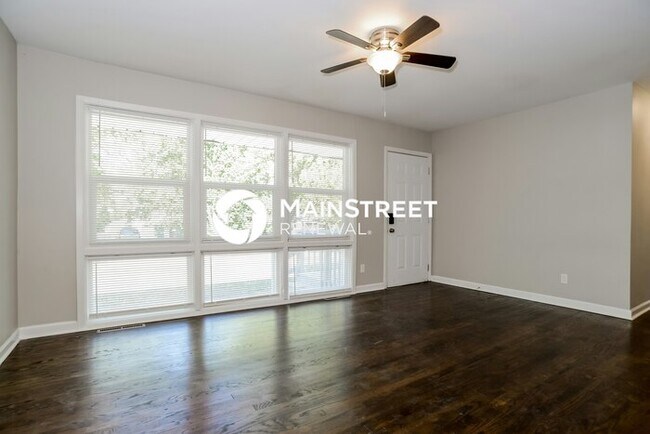 Foto del edificio - 3 Bedroom Pet-Friendly Home in Grandview, MO with Main Street Renewal