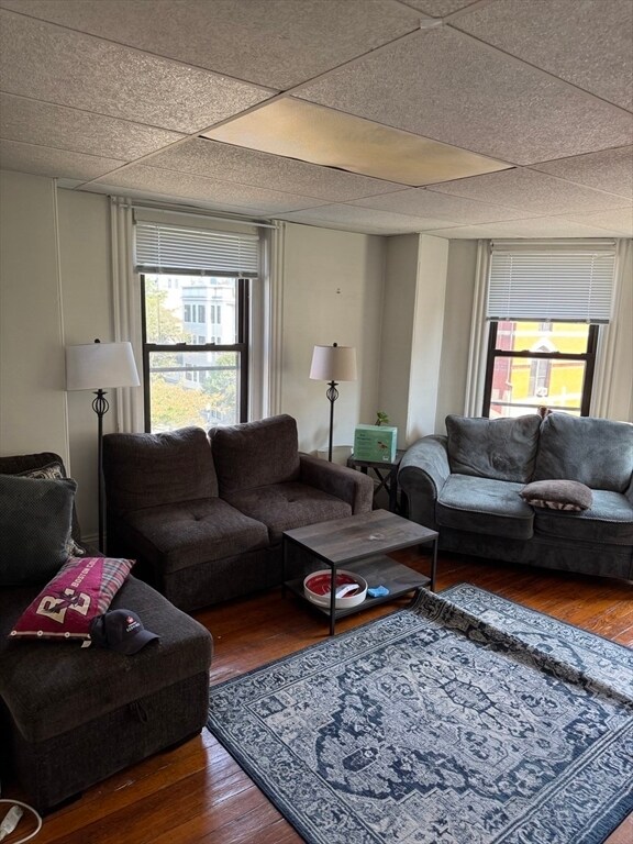 Foto principal - 319 E St