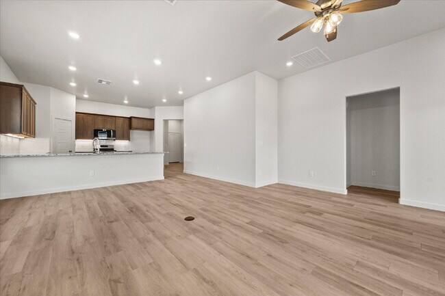 Building Photo - Beautiful New Build Home in Cypress Ranch!