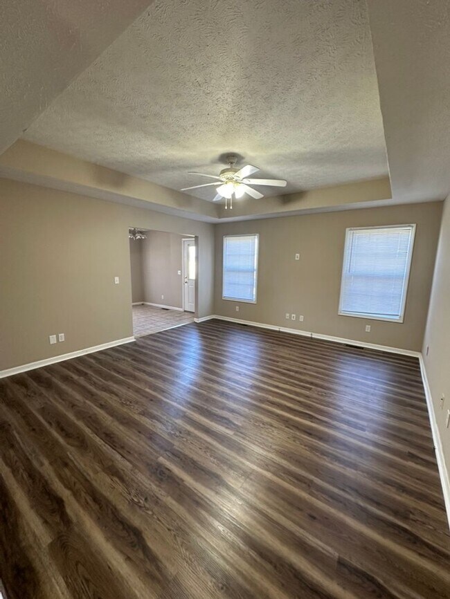 Building Photo - COMING SOON!! 3 Bedroom 2 Bathroom Home fo...
