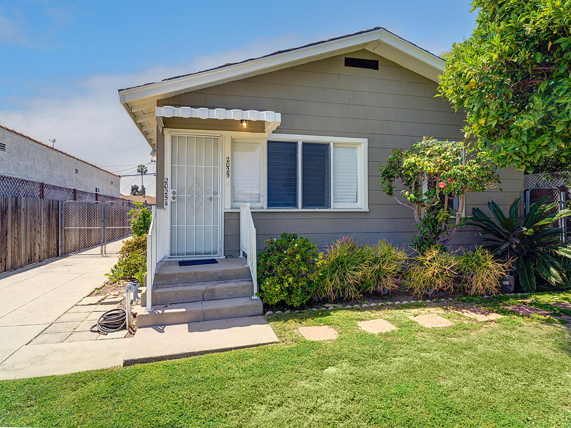 2025 Corinth Ave, Los Angeles, CA 90025 House Rental in Los Angeles