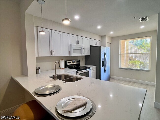 Foto del edificio - 6920 Huntington Lakes Cir