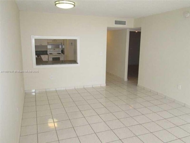 Foto del edificio - 10000 NW 80th Ct