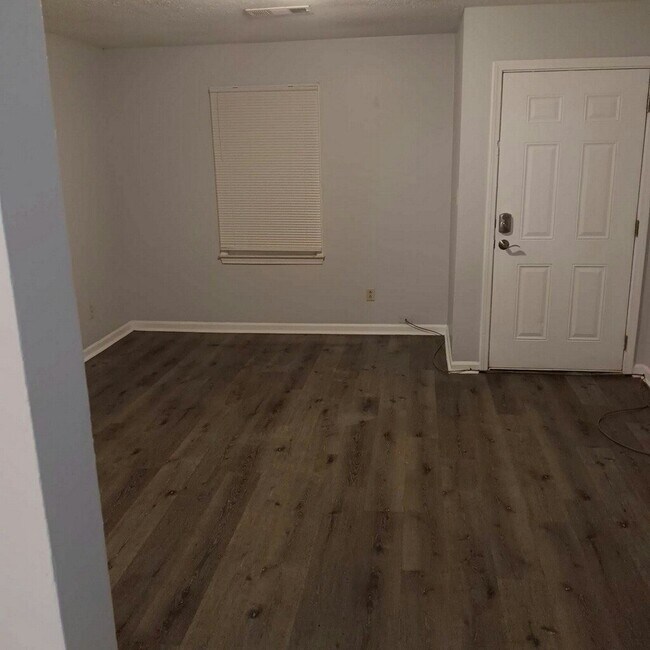Foto del edificio - 9245 Cedar Ridge Dr NW