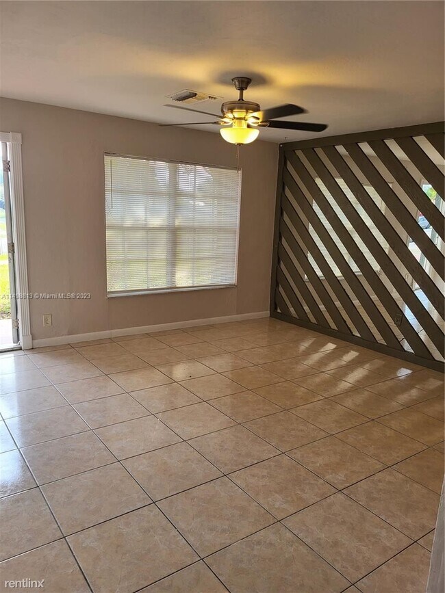 Foto del edificio - 4 br, 2 bath House - 2321 SW 43rd Way
