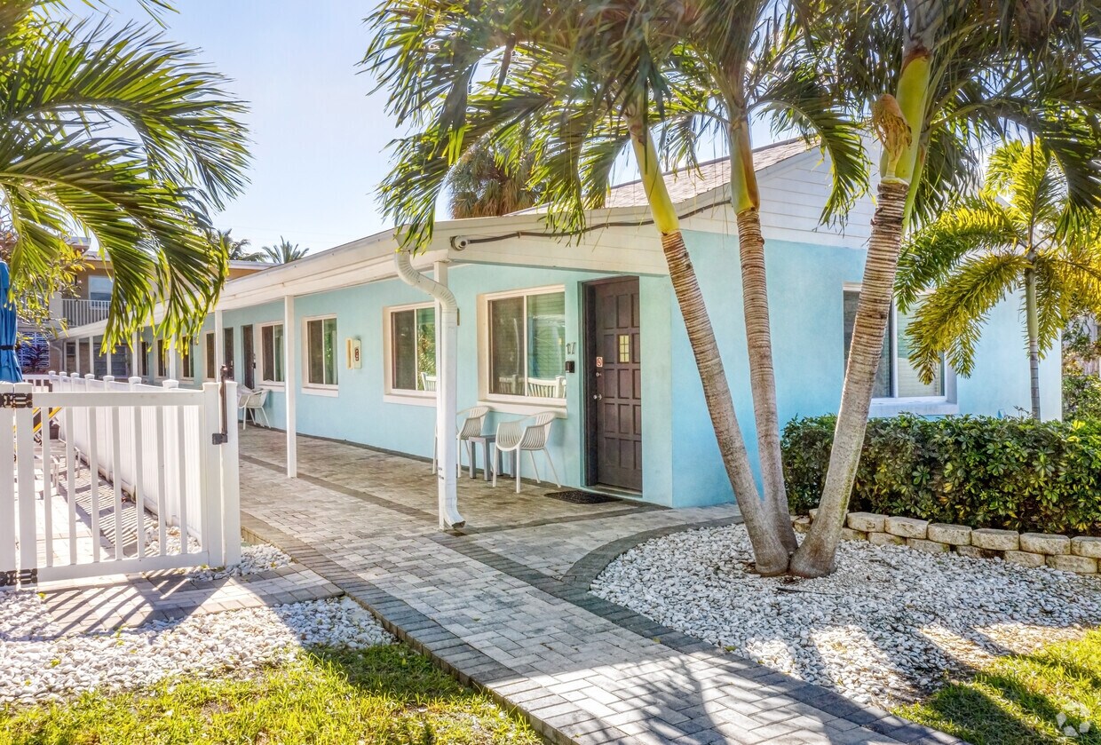 Primary - Park Shore Boutique Apartments