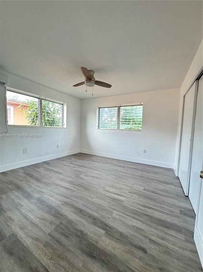 Foto del edificio - 1086 NW 110th St