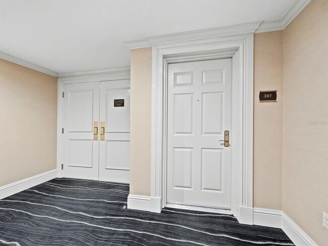 Foto del edificio - 800 N Tamiami Trl