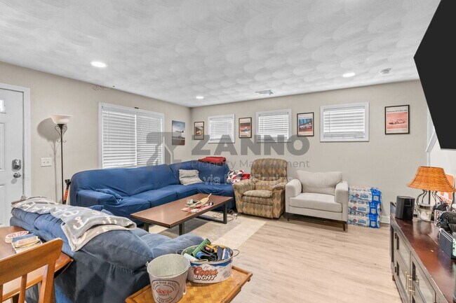 Foto del edificio - 498 Park Ave