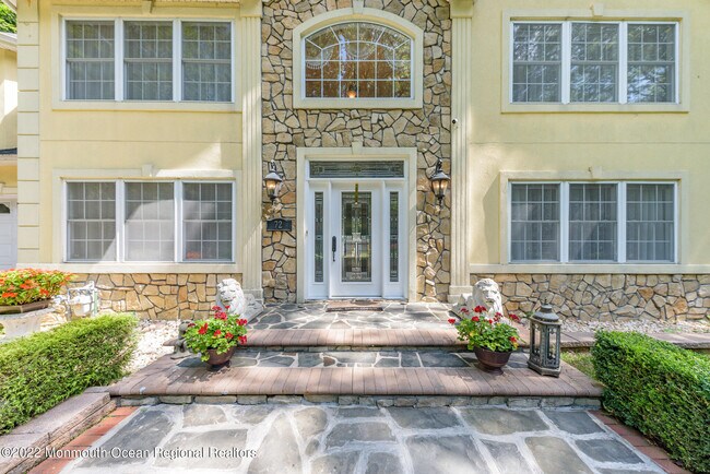 Foto del edificio - 72 Reids Hill Rd