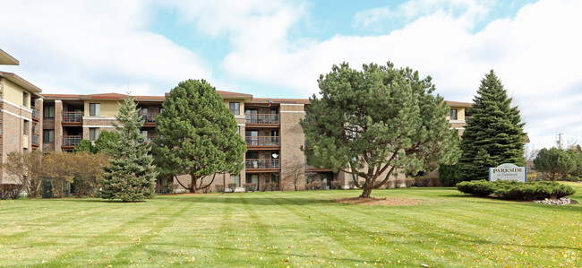 Beautiful Lawnspace - Parkside at Estabrook