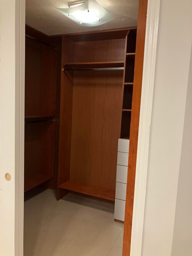 Foto del edificio - 3370 Hidden Bay Dr