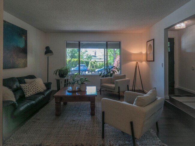 Foto del edificio - Coming Soon !!! 4 Bedroom Tualatin Home Available - Inquire today !!!