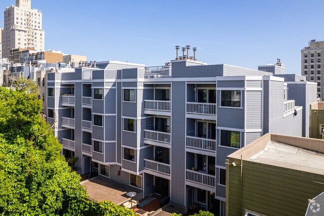 Alt. Afuera - 1350 California St