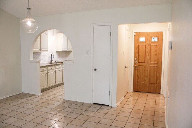 Foto del edificio - 3-BEDROOM HOME IN STONERIDGE, NORTH EAST I...