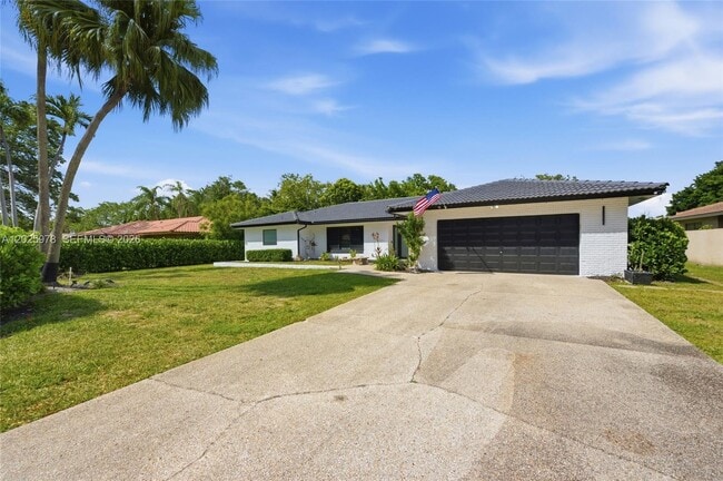 Building Photo - 9935 Ramblewood Dr