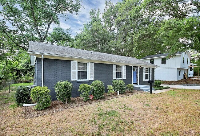 Building Photo - 4109 Oak Forest Dr
