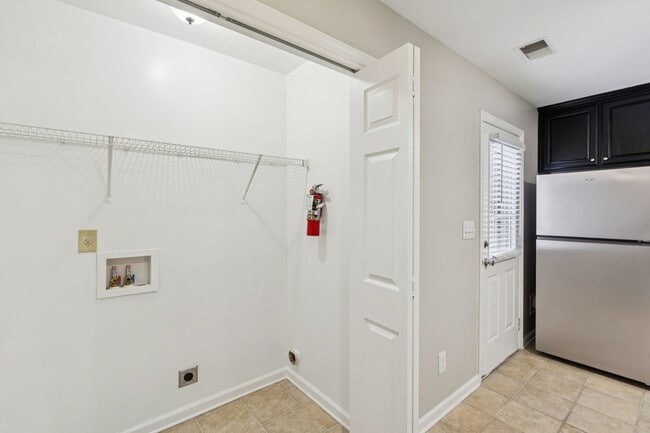 Building Photo - Davenport Condominiums