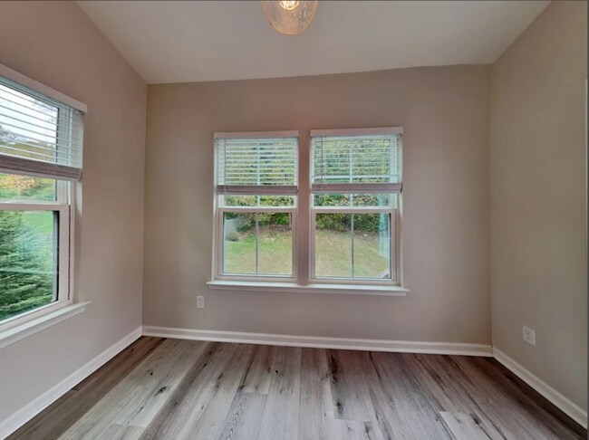 Foto del edificio - 946 Fairdale Ct