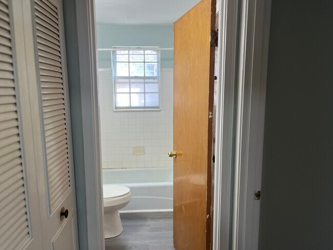 Bathroom - 1515 Steadmantown Ln